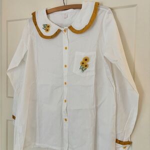 White cotton sunflower button-up top